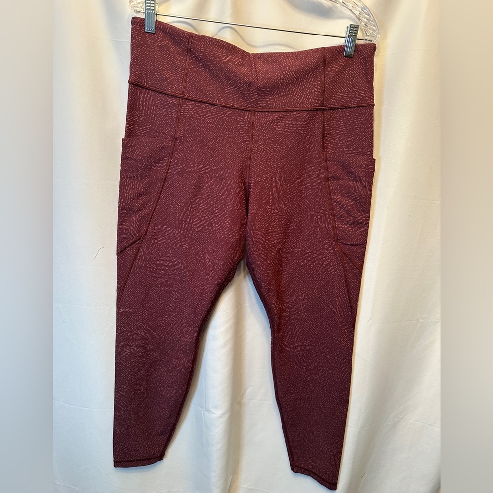 Athleta Size XL Salutation Stash Pocket Leggings Maroon Speckled Pattern 28”